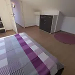 In 5739 アパート ツリクヴェニツァ