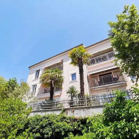 Apartment In Crikvenica 5739 *