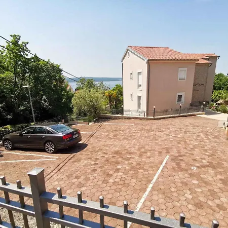 Apartment In 5739 Crikvenica