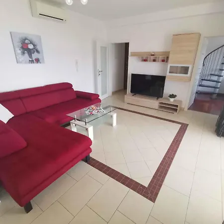 In Crikvenica 5739 Apartment *