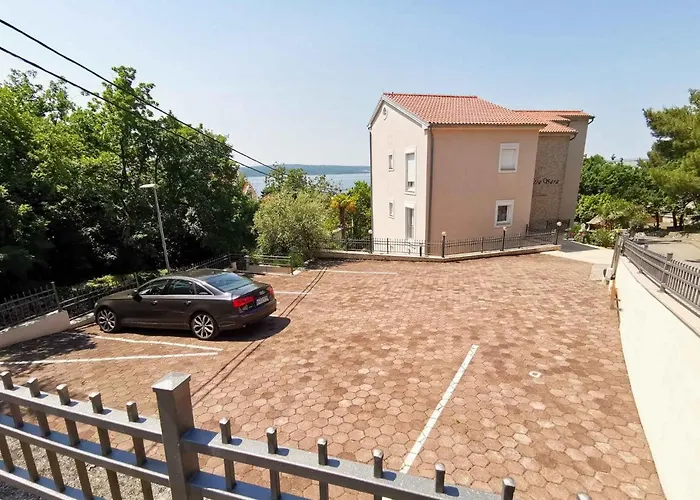 Apartment In 5739 Crikvenica